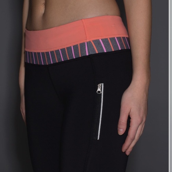 Lululemon Inspire Tight II (Mesh) Size 4 - Picture 10 of 11
